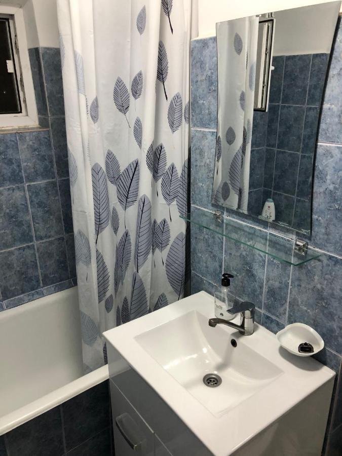 Apartament Targoviste In Regim Hotelier Cu 2 Camere Экстерьер фото